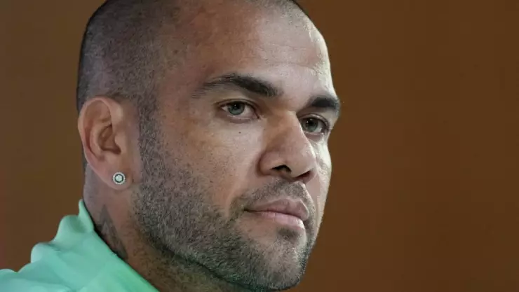 Dani Alves estrena empleo en España tras conseguir su libertad bajo fianza