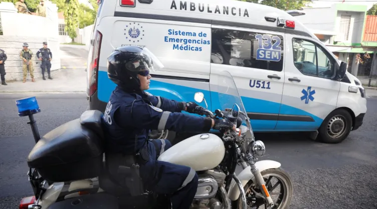 Tragedia en El Salvador Muere director de la policía tras caída de helicóptero, Bukele lo lamenta