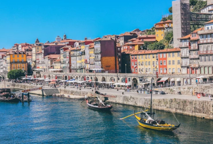 Trágico accidente en Portugal: hombre muere al caerle encima su esposa