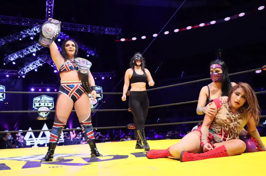 Kenny Omega vs Faby Apache Triplemania
