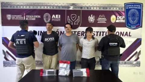 Tráiler intenta ganarle al paso del tren y termina embestido en Pecos, Texas un impactante accidente que deja dudas sobre posibles heridos. - 2026-03-04T120717.036.png