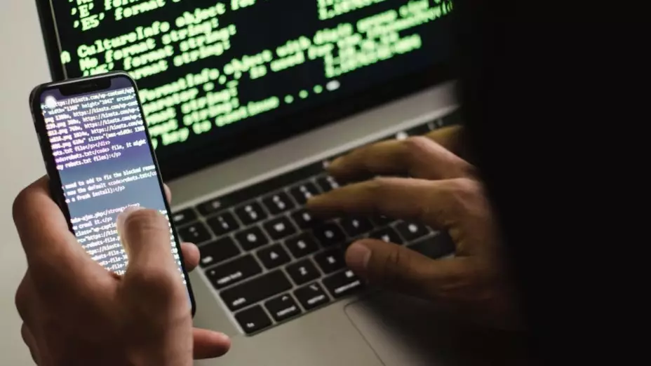 estafas-por-WhatsApp-likes-YouTube-oferta-de-trabajo