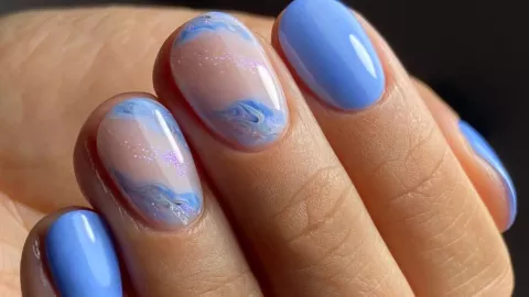 uñas azul ceruleo el diablo viste a la moda 2