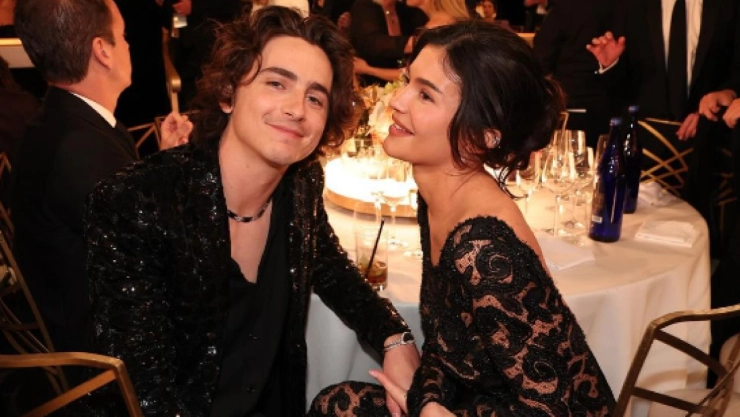 así fue el tremendo beso de Kylie Jenner y Timothée Chalamet