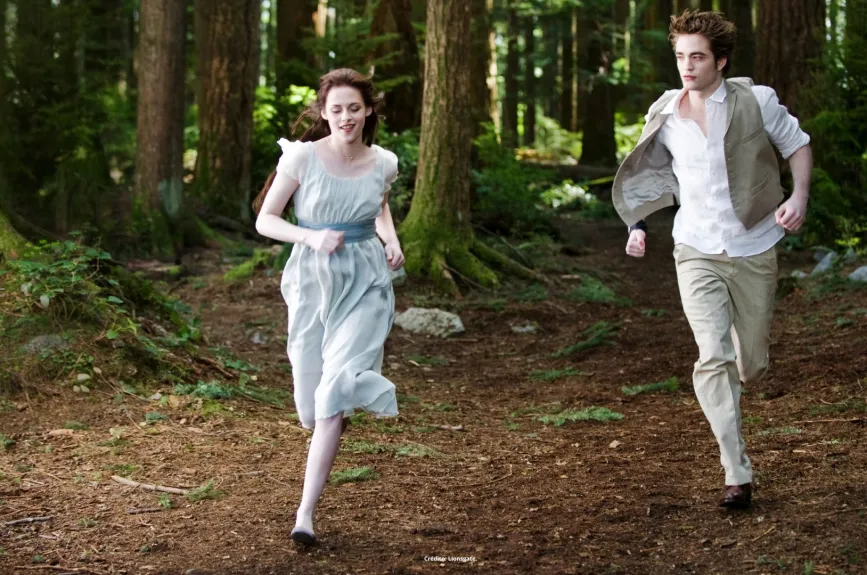 Te contamos cómo fue que Robert Pattinson se preparó para dar vida al personaje de Edward Cullen. | Crepúsculo por Azteca 7