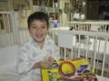 los pequeños del Hospital Pediátrico Moctezuma contagian esperanza al ver sus regalos