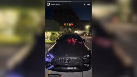 Canelo Álvarez regala auto de millones a su hija en Navidad y causa revuelo en redes