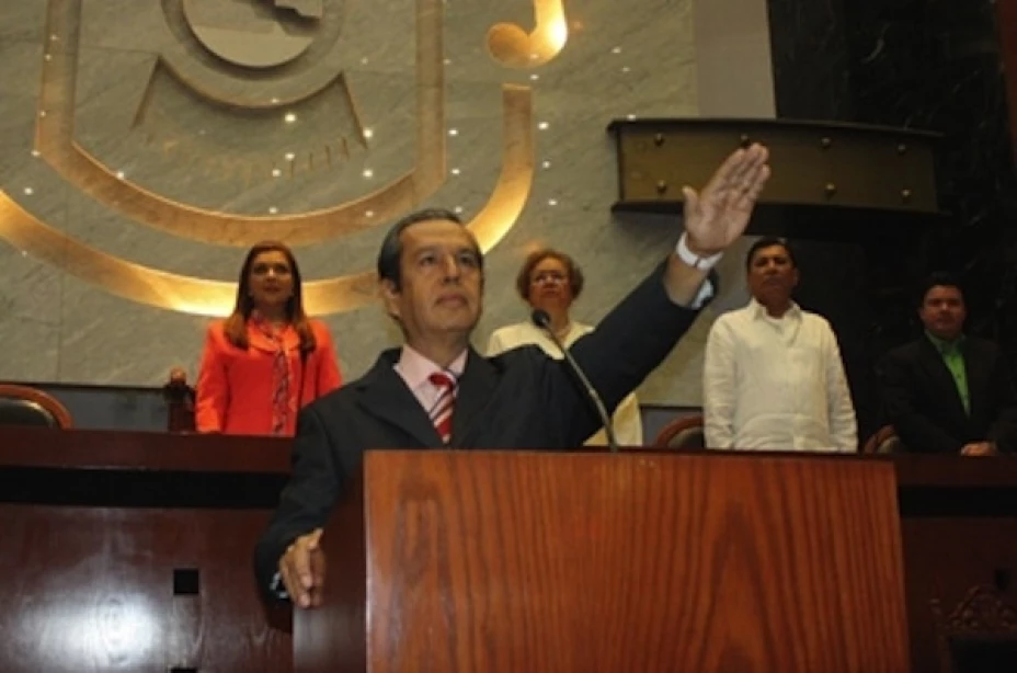 Salvador Rogelio Ortega Martínez rindió protesta ante el Congreso de Guerrero