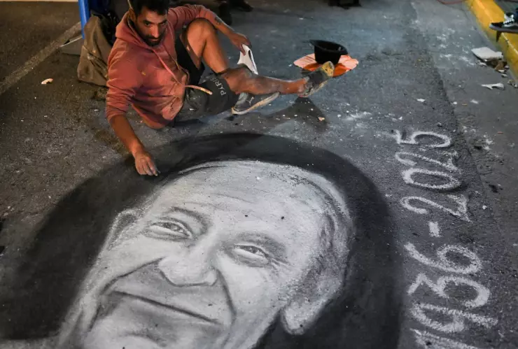 El Papa Francisco muere en 2025. Sus últimos viajes fueron por Asia, Oceanía y Europa, con mensajes de paz y lucha contra el abuso.