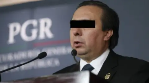 tomas-zeron-escoltas-familia-fgr (1).jpg