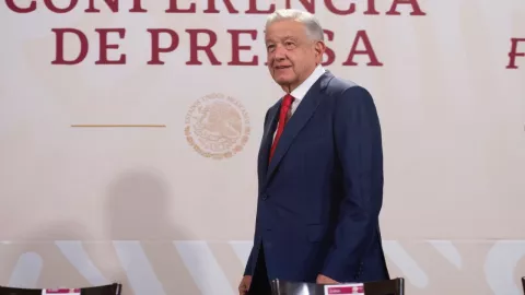 AMLO fue trasladado a un hospital por sufrir un desmayo este domingo 23 de abril