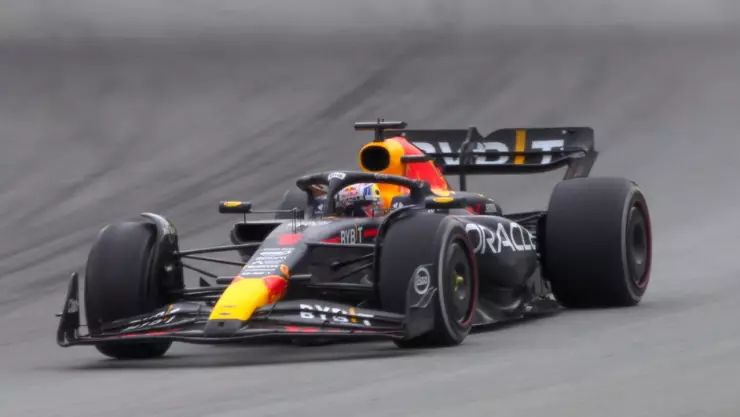 Checo Pérez recupera pero no llega; Max Verstappen y Hamilton en el podio del GP de España 2023.jpg