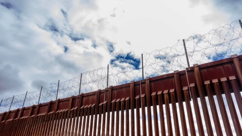 Frontera entre EU y México en California