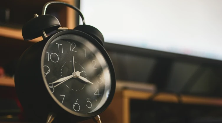 Reloj despertador.
