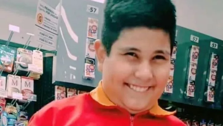 ‘Niño del Oxxo’ reacciona con pena cuando le compran condones