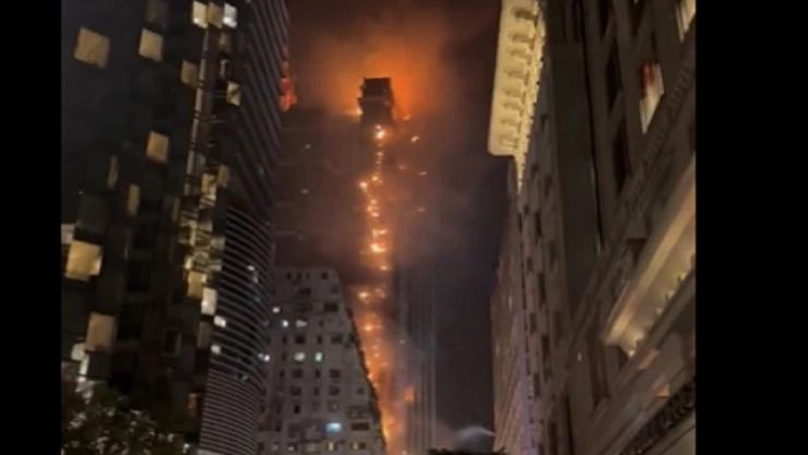 Incendio en rascacielos de Hong Kong