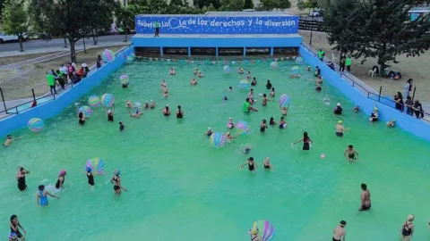 Convocatoria para clases de nataci&oacute;n gratis en Iztapalapa
