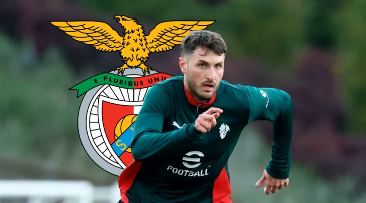 Santiago Giménez y Benfica