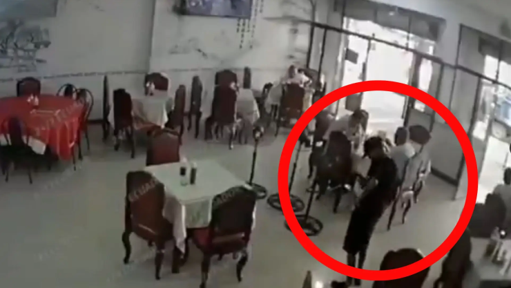 Video sicario mata mujer restaurante Ecuador