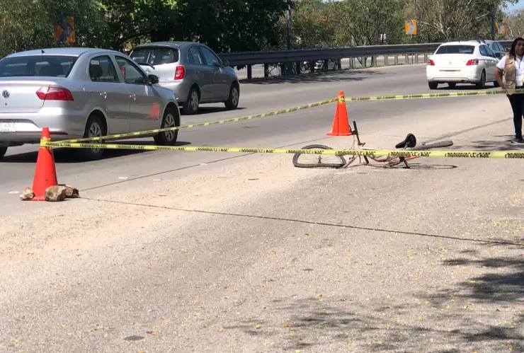 muere ciclista atropellado en el periferico de merida
