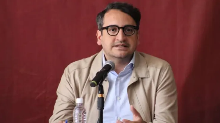 Andrés Manuel López Beltrán, hijo de AMLO, en conferencia de prensa.