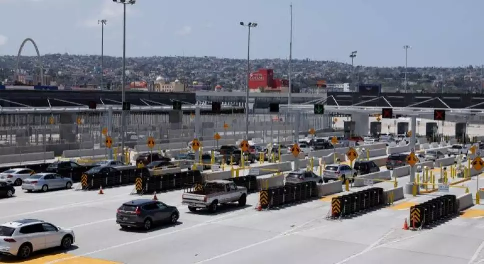 La frontera México-Estados Unidos fue cerrada a los viajes no viajes no esenciales por primera vez en marzo para controlar la propagación del COVID-19.