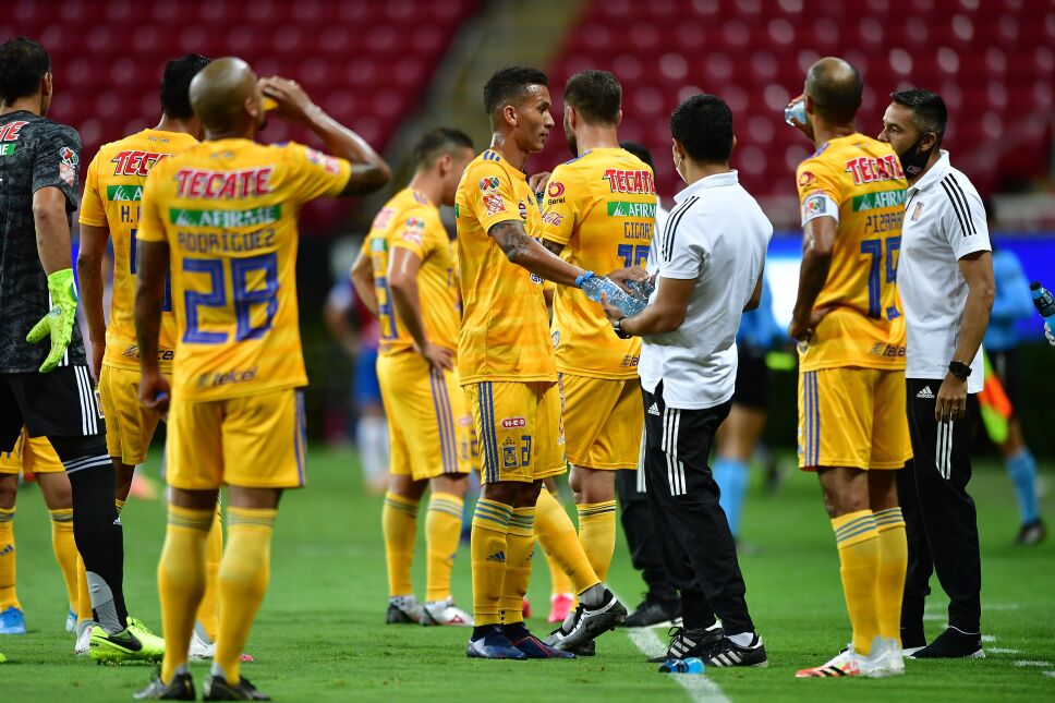 Las mejores imágenes del Chivas vs Tigres en la Copa GNP Por México