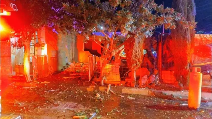 Explosión por acumulación de gas en Aguascalientes deja 23 viviendas afectadas y un herido
