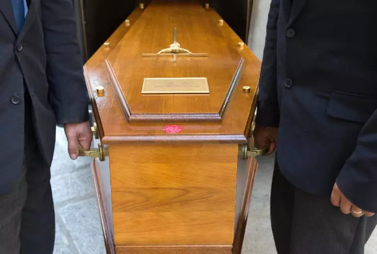 Familia de El Salvador realiza velorio en discoteca y se vuelve viral