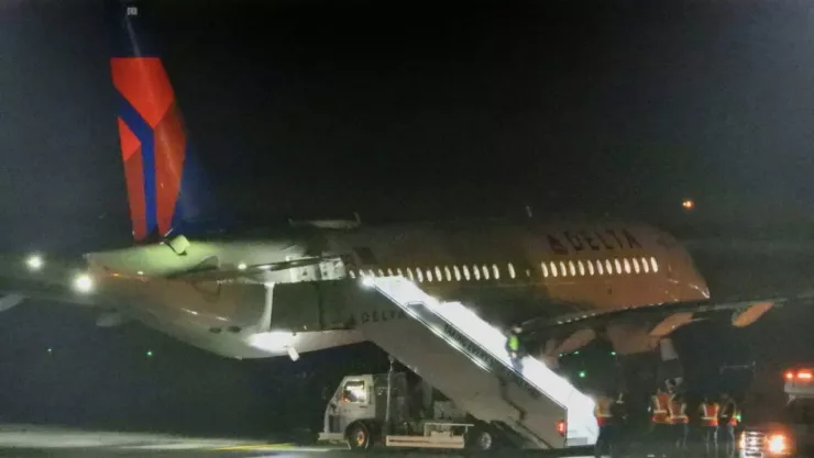 ¡Tragedia en EU! Hombre muere dentro del motor de un avión en aeropuerto de Utah