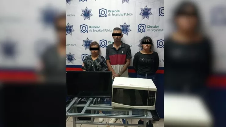 Torreón Detienen a tres por robar pantalla y microondas.jpg