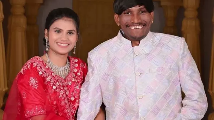 Suraj Chavan se casa el “Brad Pitt de India” une su vida con Sanjana Gophane.jpg