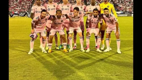 Drake Callender se equivoca y las resde sociales lo revientan