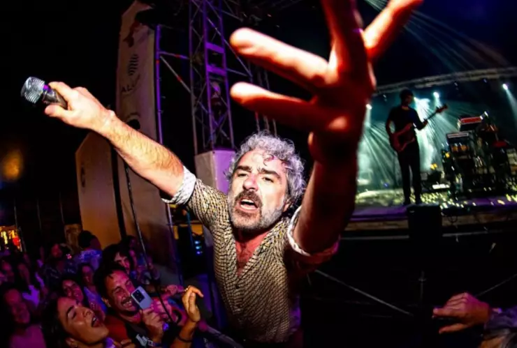 León Benavente y su nuevo álbum “Una Nueva Sinfonía sobre el Caos”