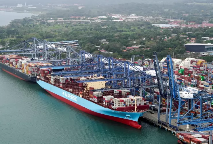 Canal Panamá, BlackRock, puertos, geopolítica, comercio, estrategia, control, influencia, adquisición.