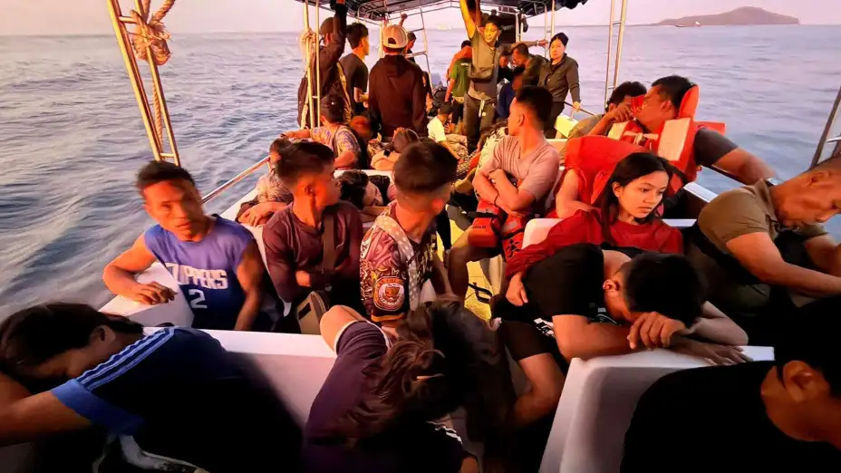 Sobrevivientes del naufragio de un ferry en Filipinas.