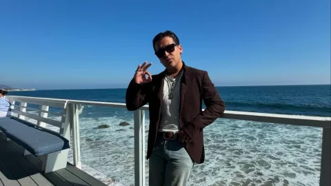 Nodal le envía mensaje a Belinda en pleno concierto; fans aseguran que no la supera