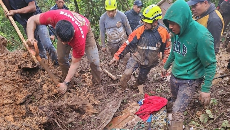 muere-gabriela-temoxtle-deslave-en-los-reyes-veracruz-lluvias-provocan-derrumbes-y-cierre-carreteras