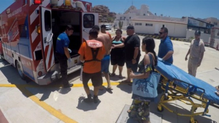 Evacuación médica de dos turistas de EU