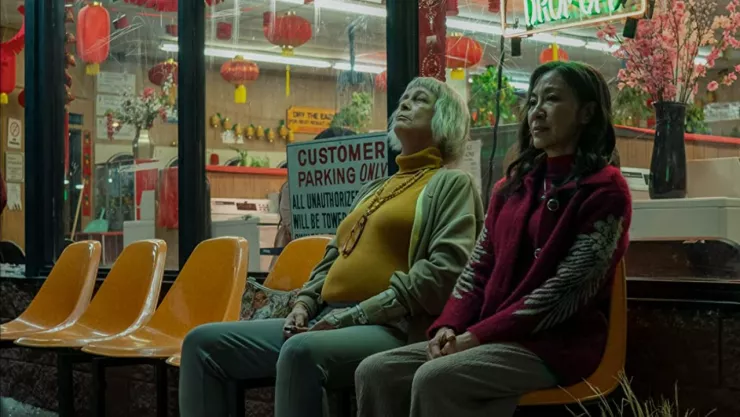 Escena de la cinta Everything Everywhere All at Once