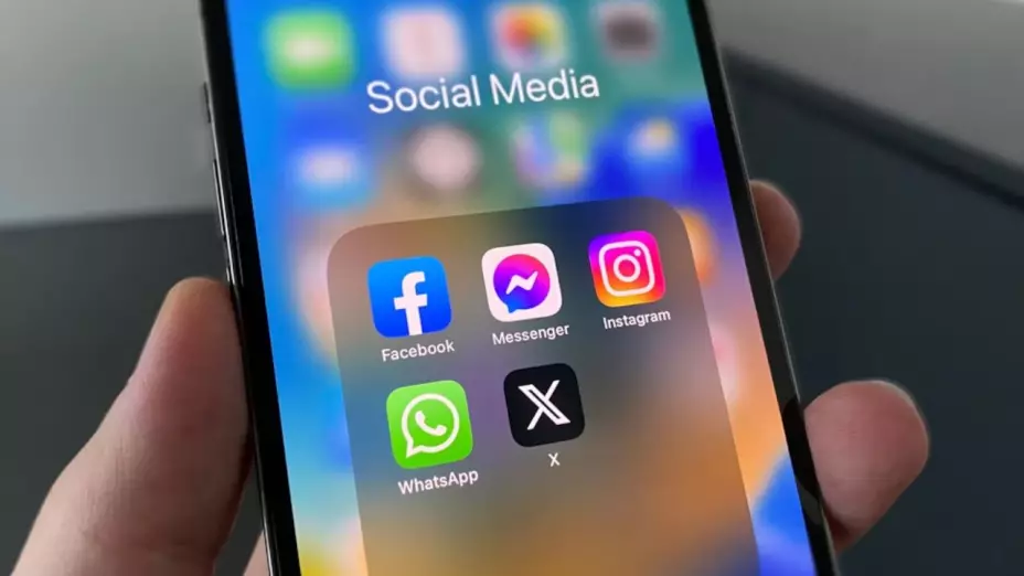 Meta ajustará contenidos y anuncios de sus aplicaciones con IA