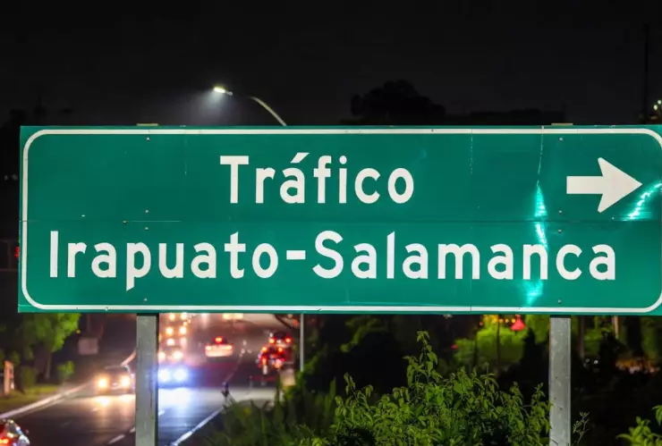 ¿Obstrucción vial Así el tráfico en la carretera Irapuato-Salamanca por la noche de hoy miércoles 17 de diciembre.jpg