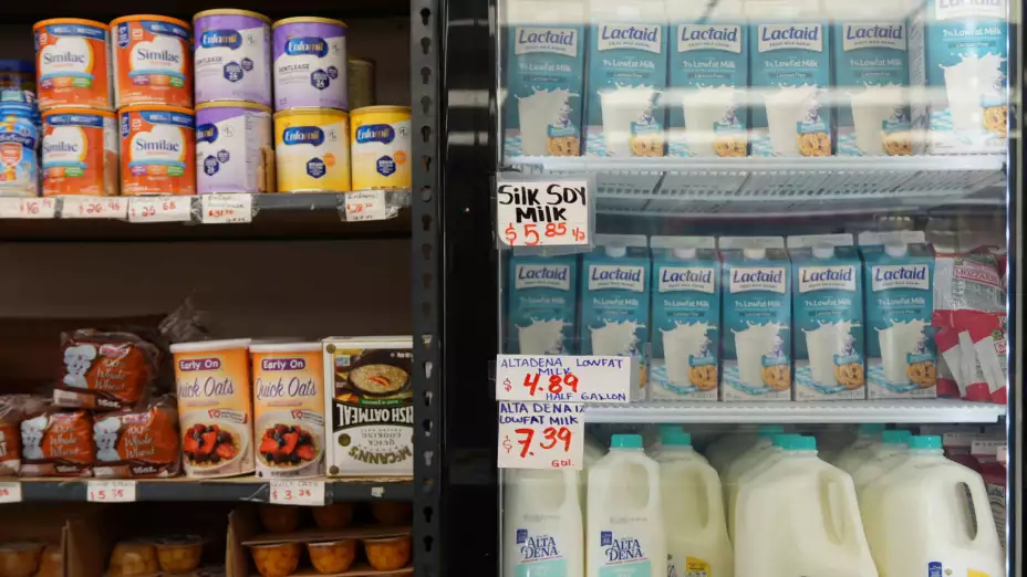 Mercancías en un mercado en Pico Union, Los Ángeles.