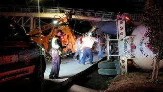 Vuelca pipa en el Periférico Puebla