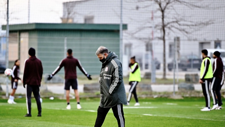 Héctor Herrera lesionado con México