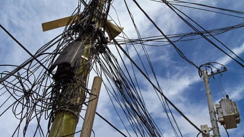 conexiones ilegales y robo de luz.jpg