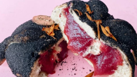 Pan de muerto gourmet en cafetería del Estado de México