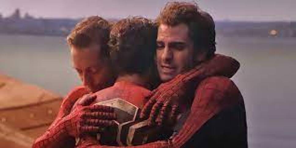No Way Home abrazo spider-man