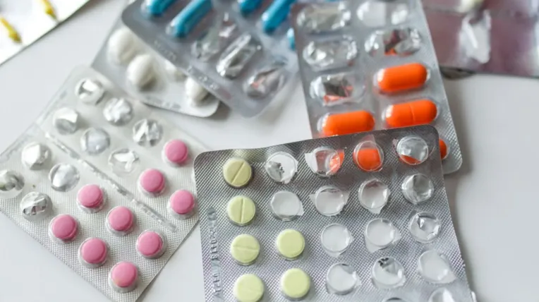 Padres de niños con cáncer denunciarán a Andy López Beltrán y Amílcar Olán ante la FGR