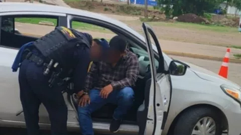 Hombre detenido en Culiacán